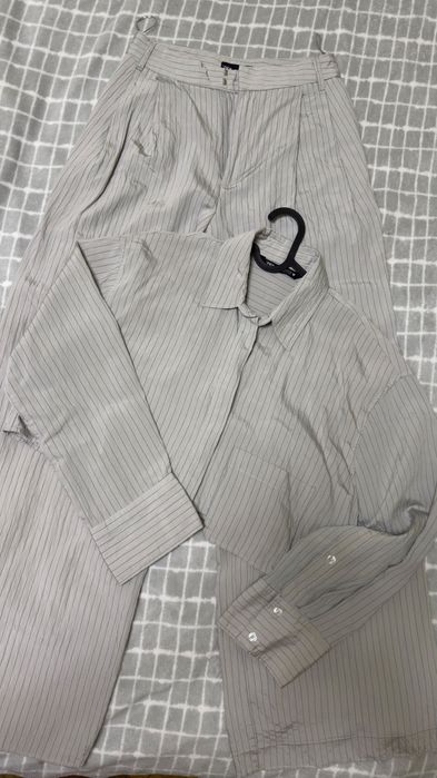Костюм Zara (панталон + къса риза) XS–S