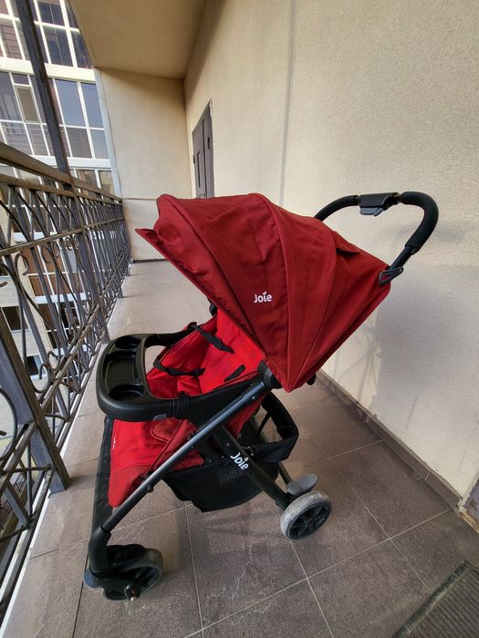 Продам коляску joie