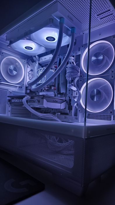 Геймърски звяр – Ryzen 7 7800X3D / RTX 5060 Ti / 32GB DDR5 – ВСИЧКО ЧИСТО НОВО