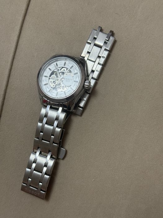 Продам механические часы.