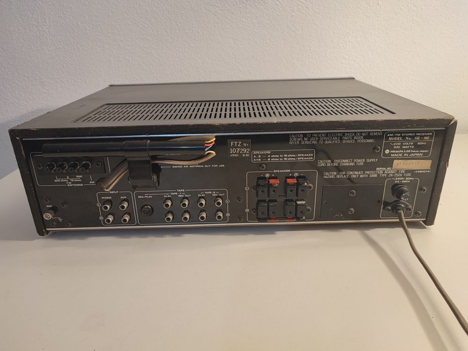 Amplificator Hitachi SR 802 statie carcasa lemn tuner defect