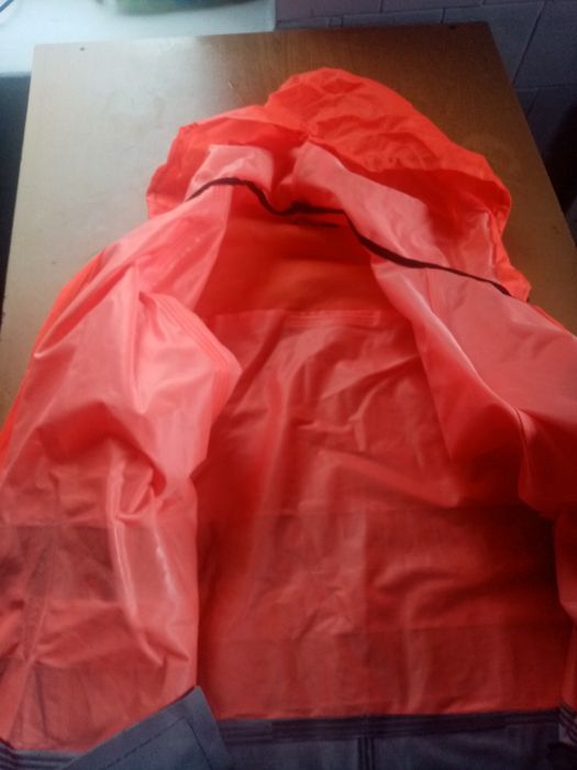 Продам плащ-дождевик.