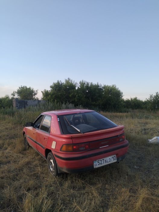 Продам машину Мазда 323