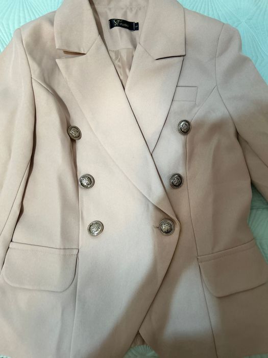 Стильная пиджак новая