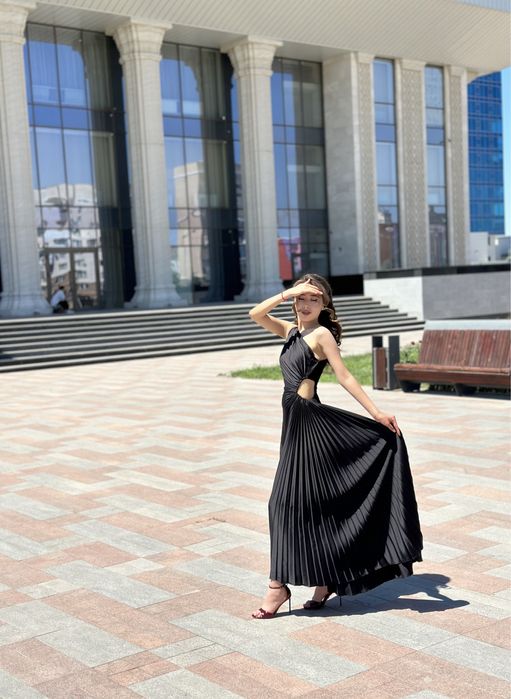 Платье ассиметрия черное