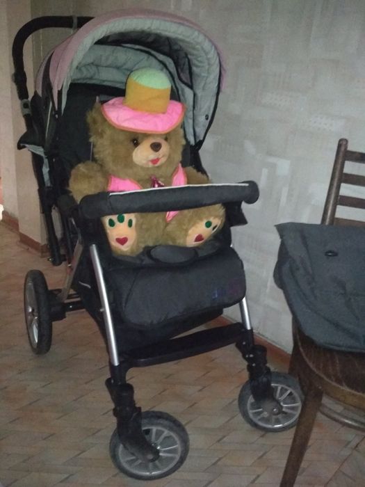 Коляска универсальная+к ней отдам