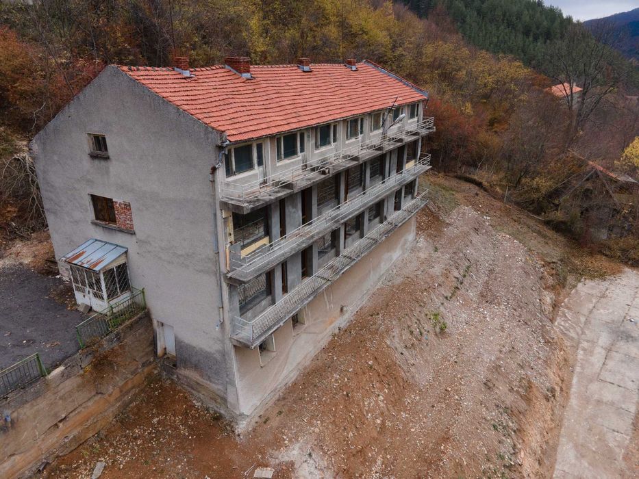 Продавам хотел в село Шипково