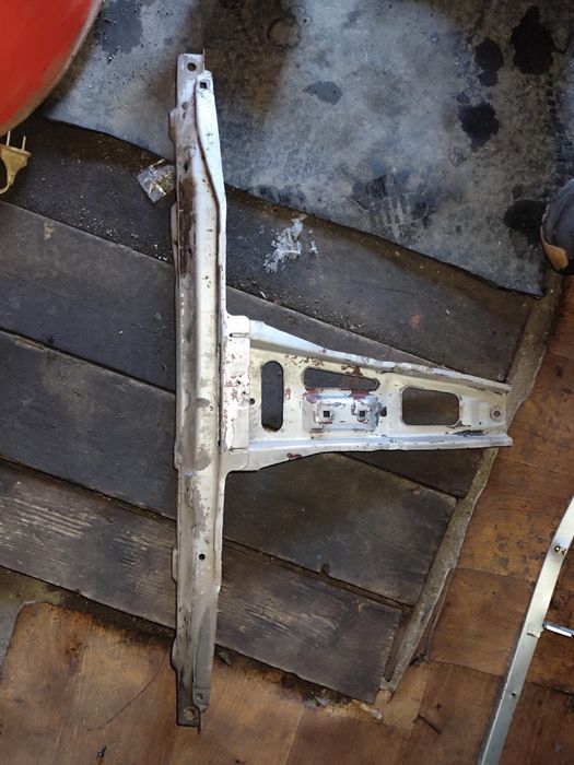 Телевизор на ауди 80 б3