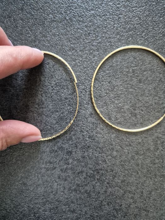 Cercei aur 14 k  rotunzi cu striatii si bijuterii pandora originale