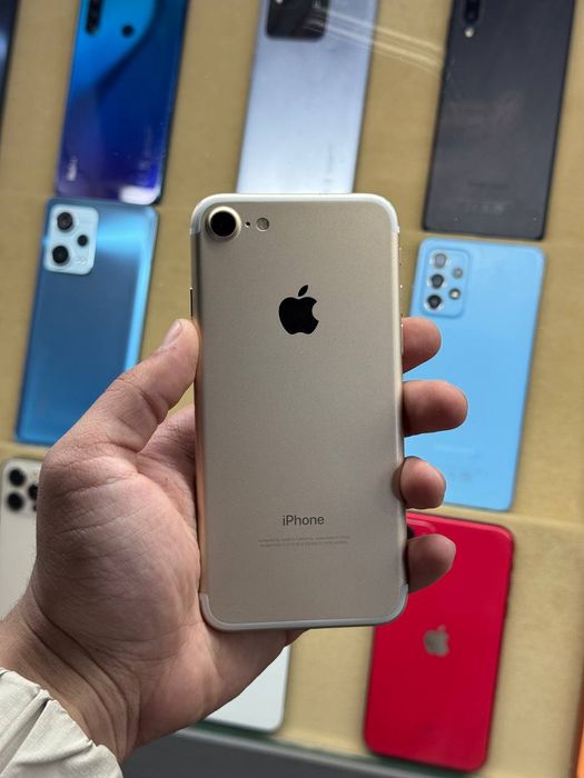 IPhone 7 телефон