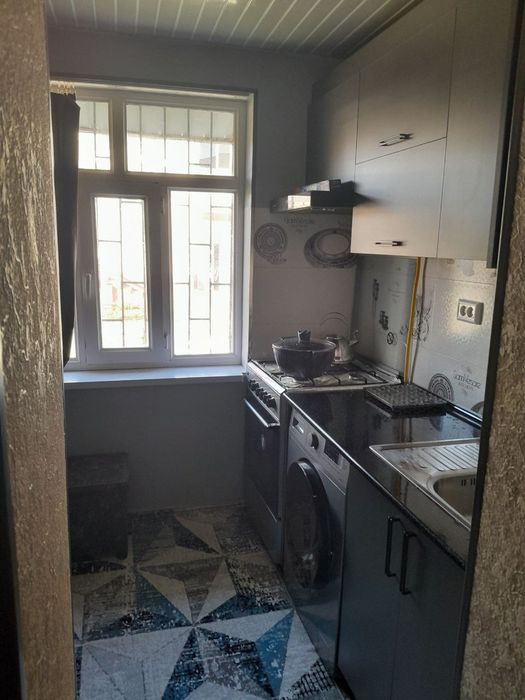 Продаётся квартира 1 комнатная переделанная в 3 комнатную