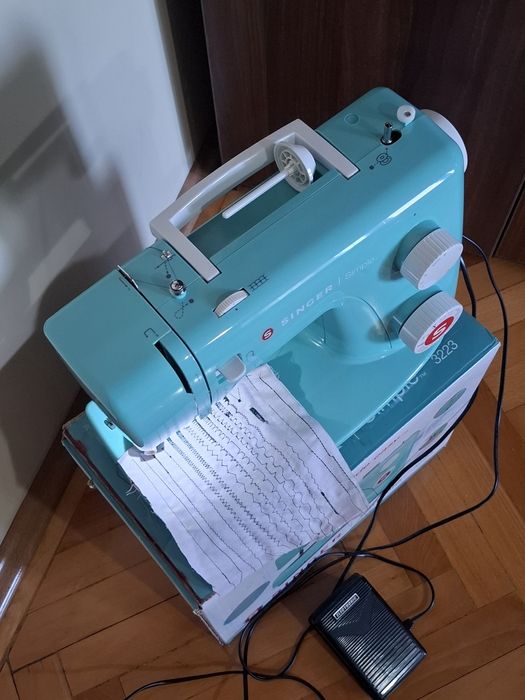 Mașină de cusut Singer Simple 3223•modele cusăturii 23•NOUĂ!