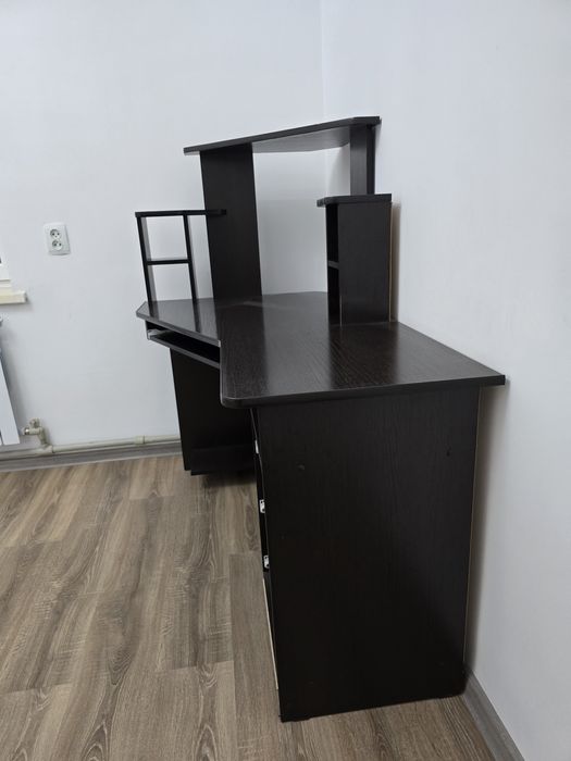 Компьютерный стол продам