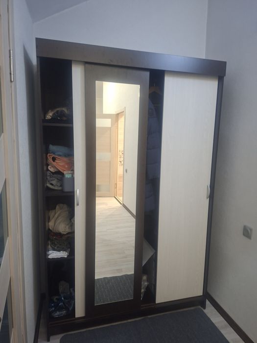 Продам Шкаф-купе 2м