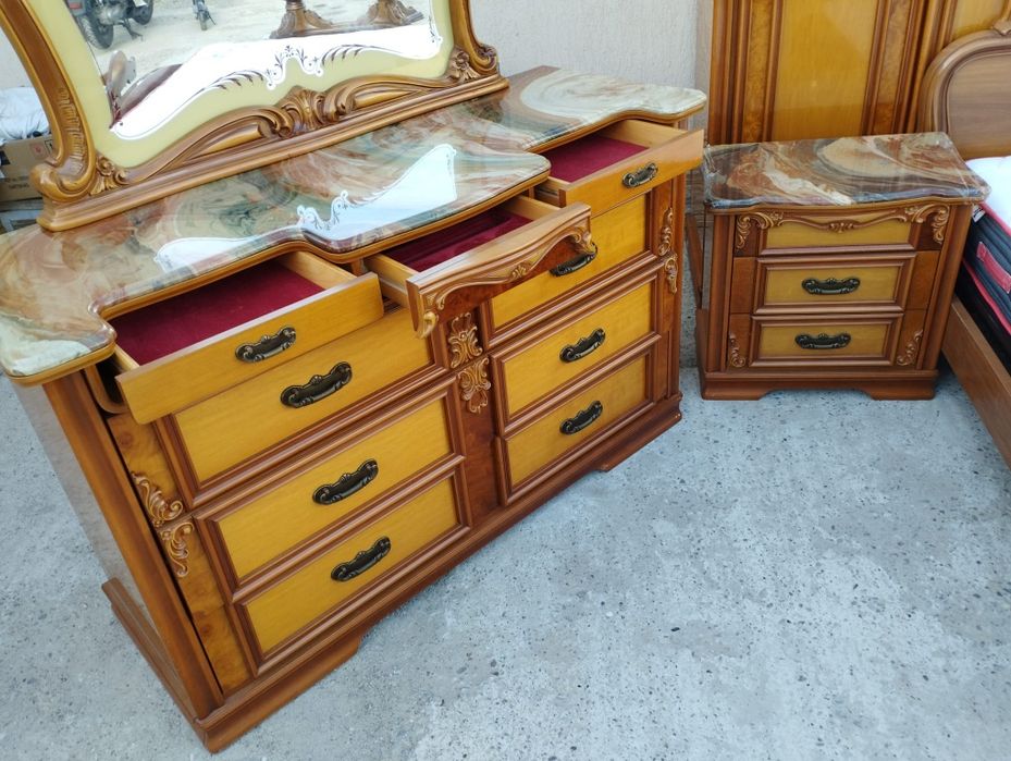 Dormitor complet din lemn masiv