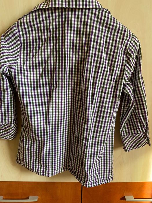 Bluza dama , tip cămașă.