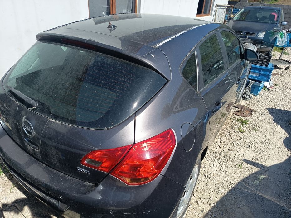 Opel Astra j 1.7cdti avariat fata