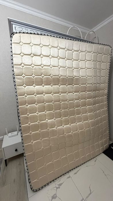Продам матрас размером 160×200 см
