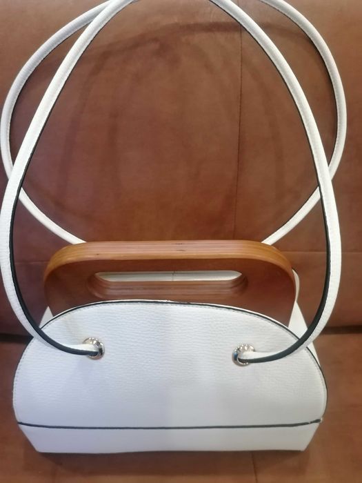 Чанта  с дървени дръжки  23  лв.