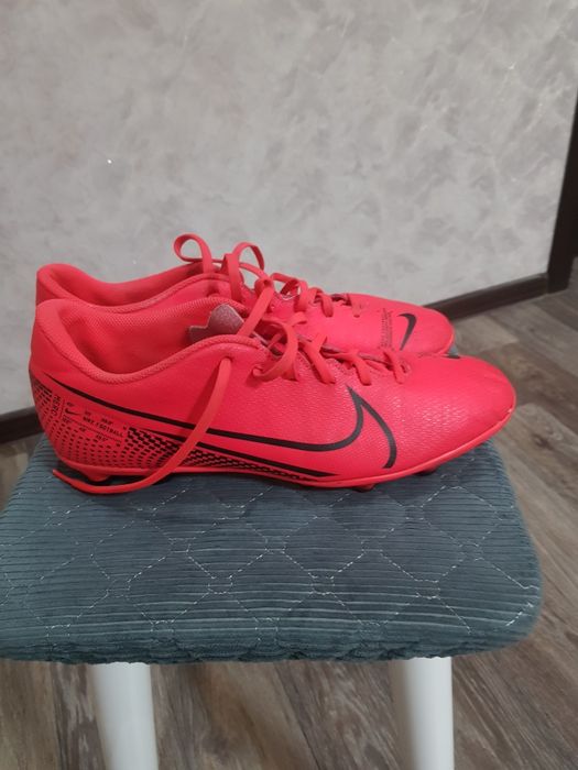 Продам бутцы.    .