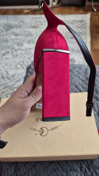 Босоножки 37размер