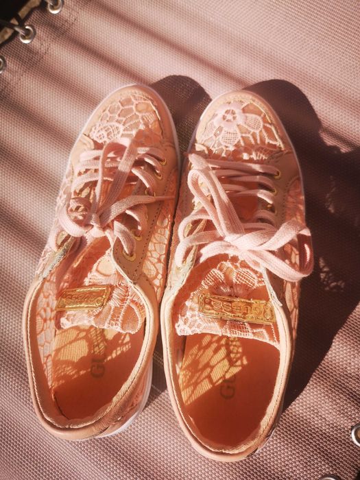 Adidași GUESS marime 38