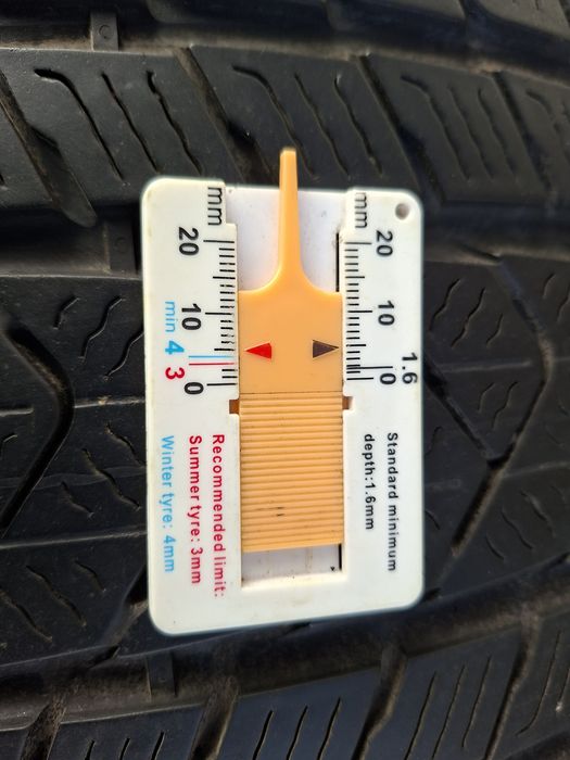 2бр. 275/35/20 Pirelli Sottozero