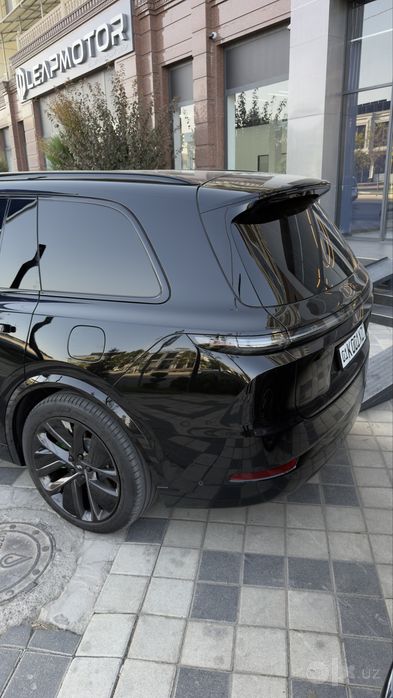 LI 9 MAX Комплектация
