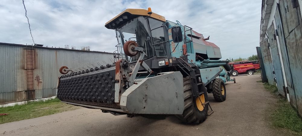 Продам комбайн Essil 740