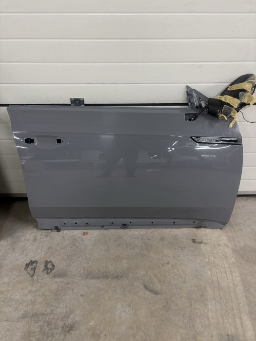 предна дясна врата за vw arteon 3G8831312G