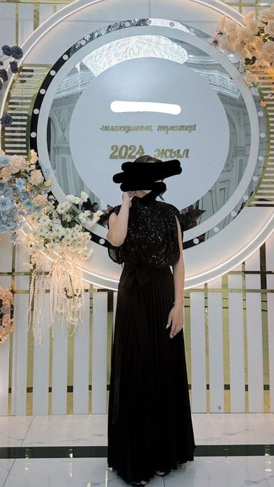 Черное вечернее платье