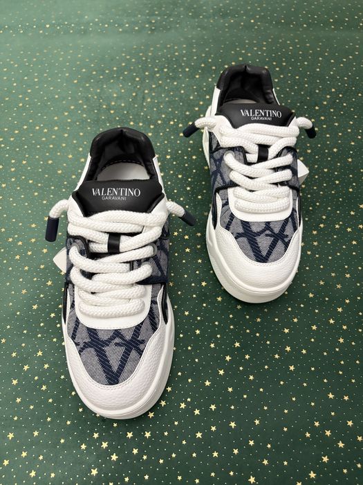 Valentino Garavani One Stud XL Toile Iconographe White Blue