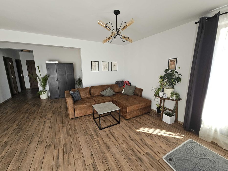 Casa pt inchiriere in Dezmir