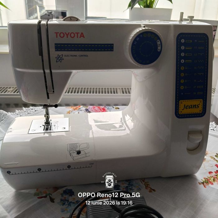 Masina de cusut Toyota Jeans