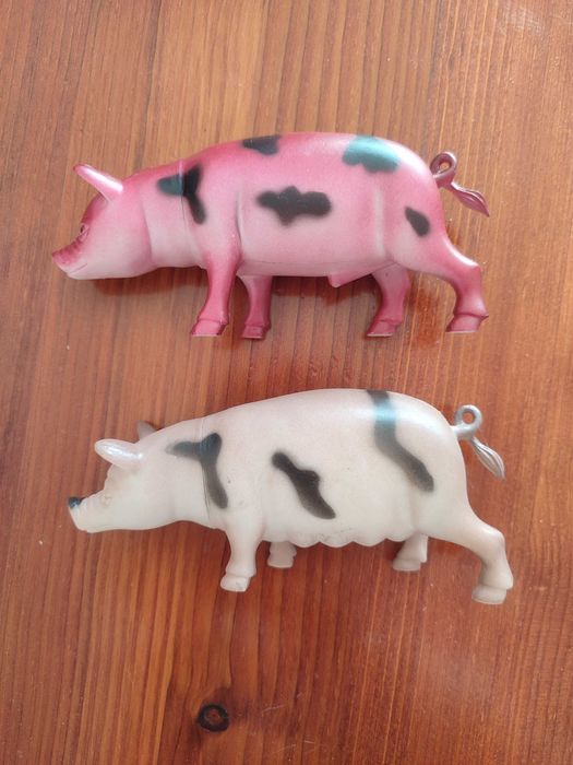 Играчка прасе. Играчка глиган. Детска играчка.