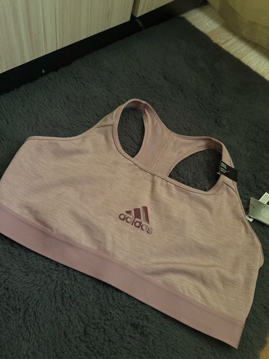Спортно бюстие-сутиен на adidas