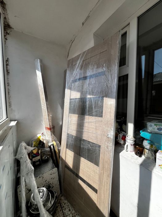 Продам межкомнатные двери 3 штуки