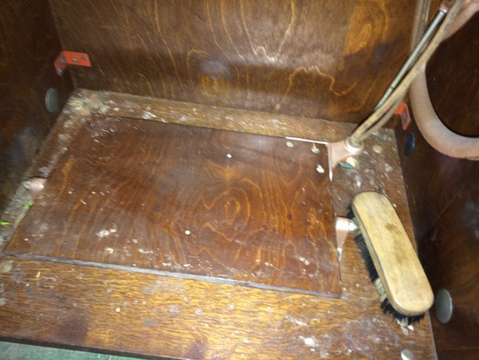 Руска крачна шевна машина "UNIION" 2М, шкаф