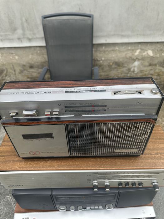 Магнетофон Filips и друга аудиотехника