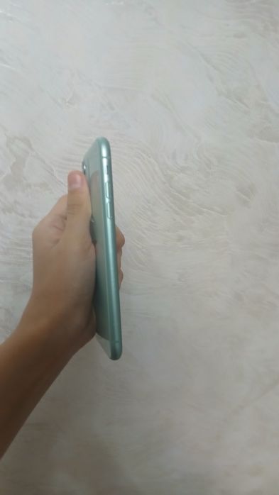 Продам IPhone 11