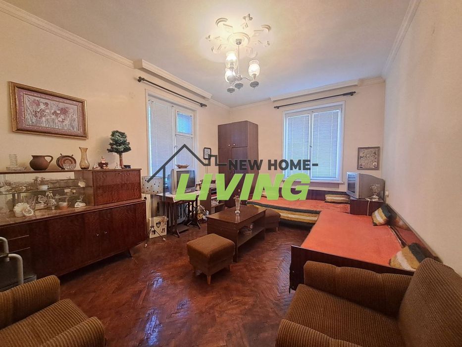 Продава се Двустаен апартамент в Пловдив, Център - 65 кв.м за 2062 €/кв.м - Снимка #1