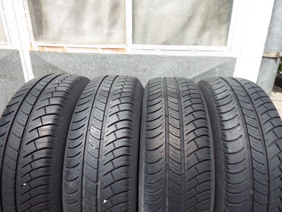 vand 4 anvelope de vara 185/65/15 michelin ,logan,sandero pret 300ron toate4