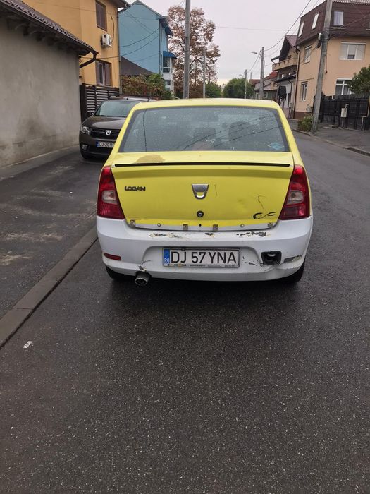 Logan pentru camp  sau piese mașină funcțională