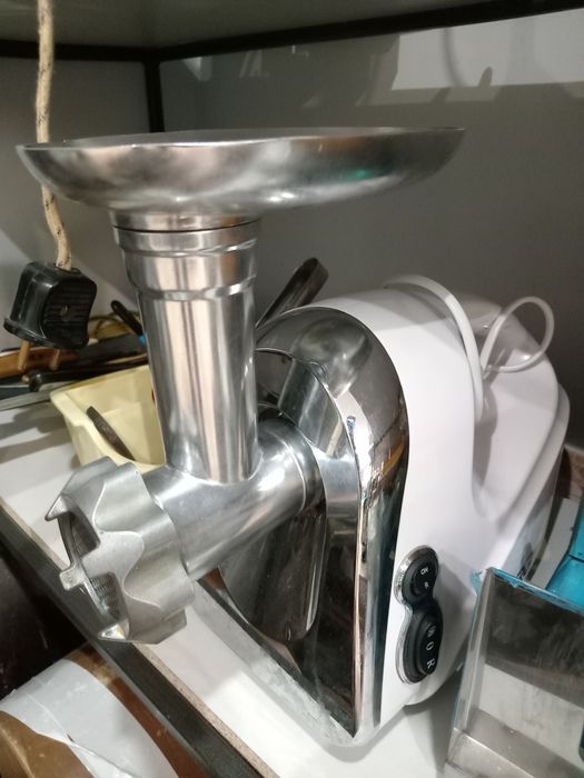 Продаю мясорубку новую