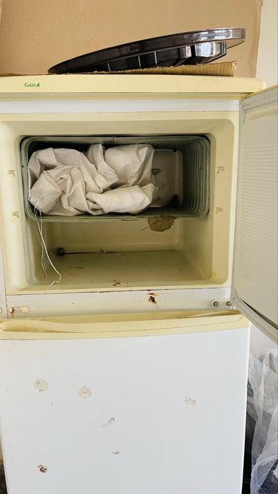 Холодильник срочно продаётся