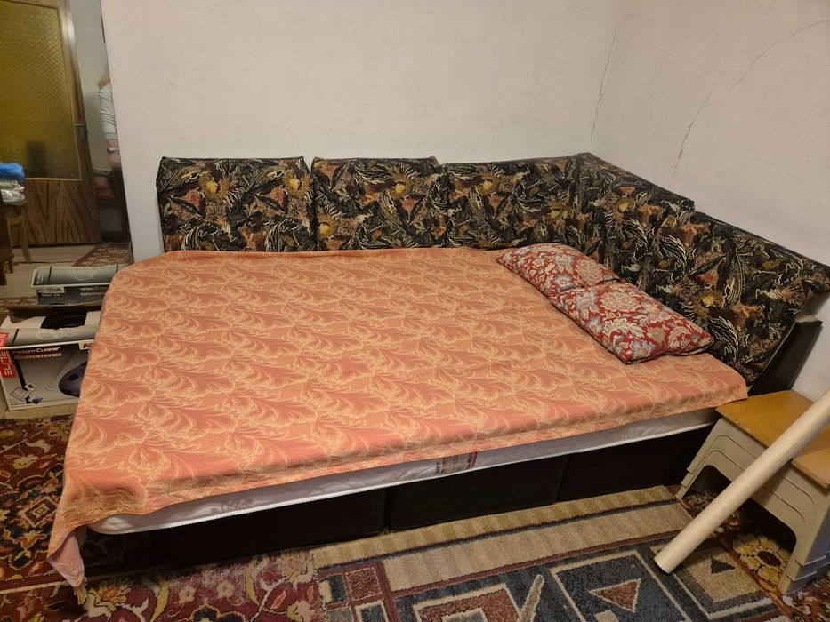 Donez mai multe obiecte de mobila veche. Se ridica din Bucuresti, Drumul Taberei