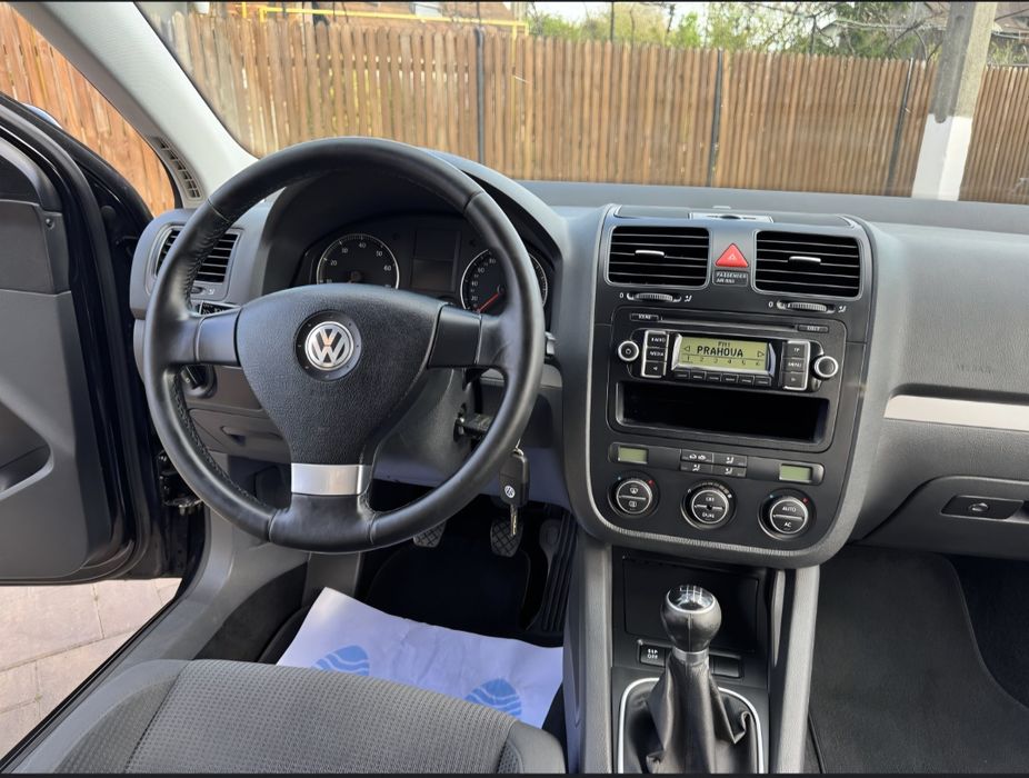 Vw Golf.  *2009*