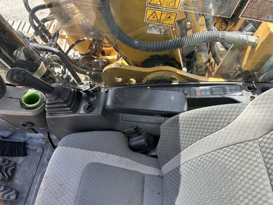 Excavator Caterpillar 319 D Cat