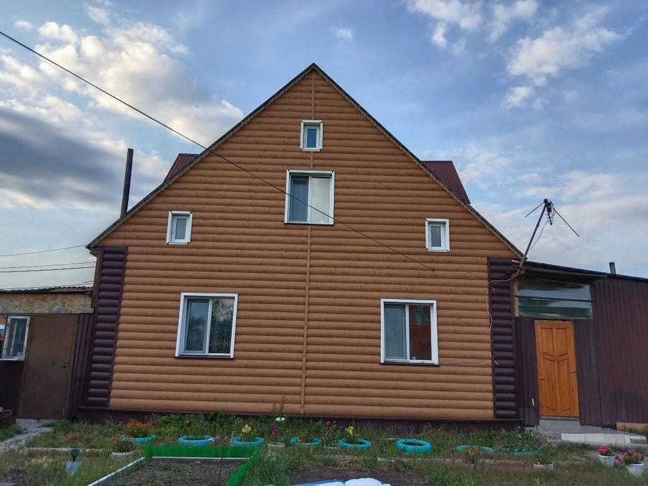 Продам  2х этажный коттедж