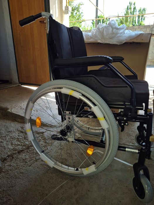 Коляска для инвалидов и ходунки